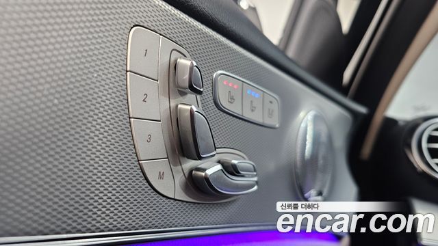Mercedes-Benz E-Class E300 4MATIC AMG Line
