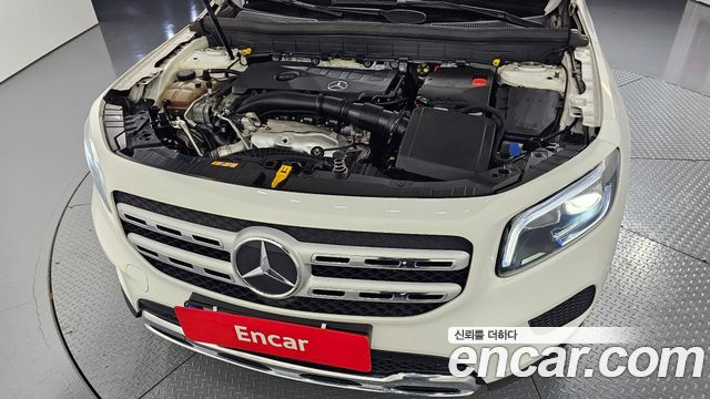 Mercedes-Benz GLB-Class GLB220
