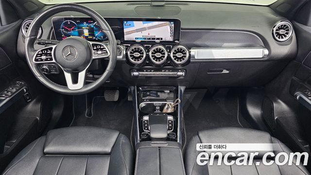 Mercedes-Benz GLB-Class GLB220