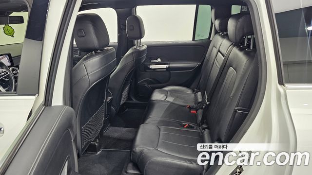 Mercedes-Benz GLB-Class GLB220