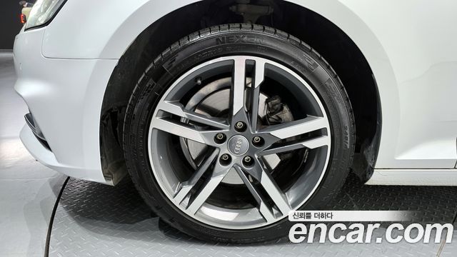 Audi A4 40 TFSI Premium