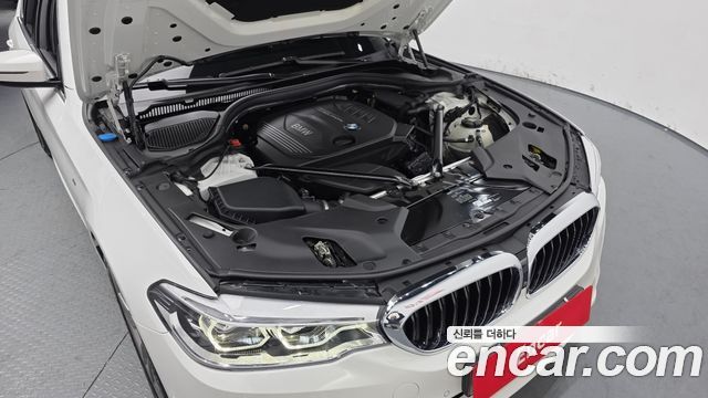 BMW 5-Series 520d M Sport Package Plus