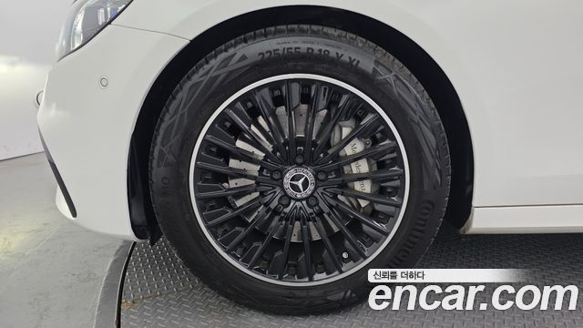 Mercedes-Benz E-Class E350 4MATIC AMG Line