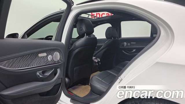 Mercedes-Benz E-Class E350 4MATIC AMG Line