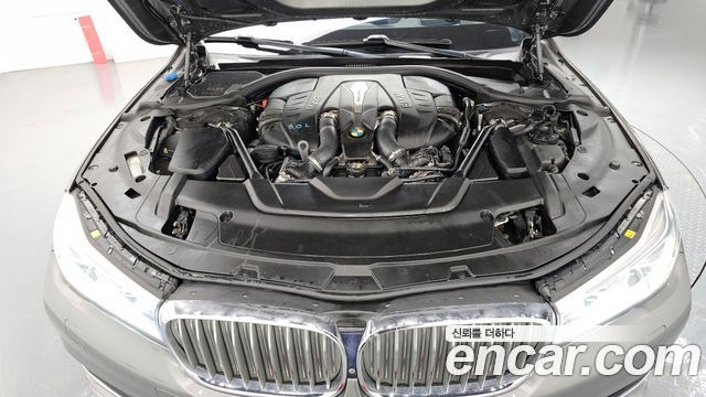 BMW 7-Series 750Li xDrive