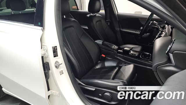 Mercedes-Benz A-Class A220 Hatchback