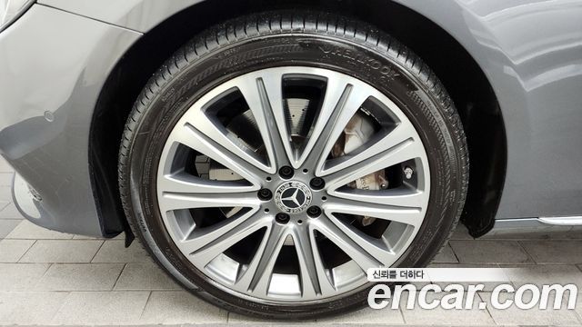 Mercedes-Benz E-Class E400 4MATIC Exclusive