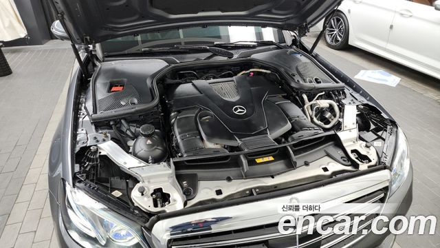 Mercedes-Benz E-Class E400 4MATIC Exclusive