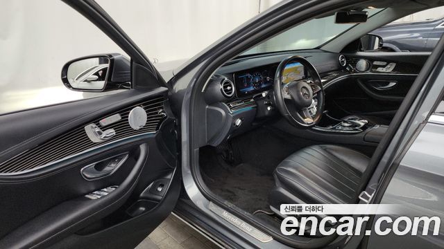 Mercedes-Benz E-Class E400 4MATIC Exclusive