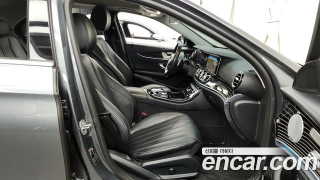Mercedes-Benz E-Class E400 4MATIC Exclusive