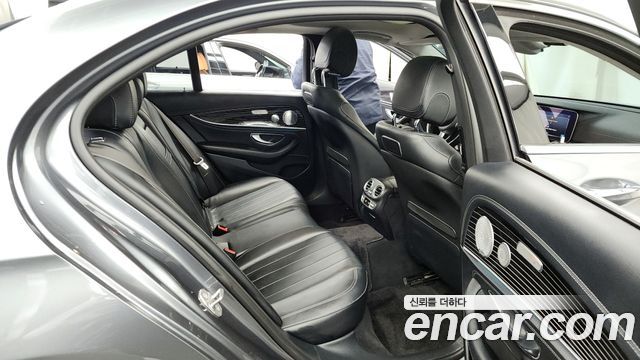 Mercedes-Benz E-Class E400 4MATIC Exclusive