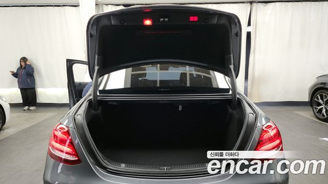 Mercedes-Benz E-Class E400 4MATIC Exclusive