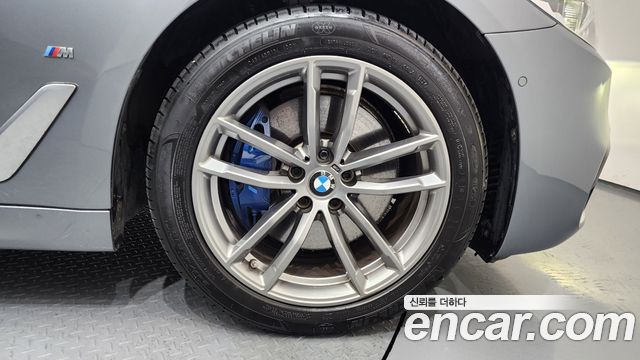 BMW 5-Series 530e M Sport