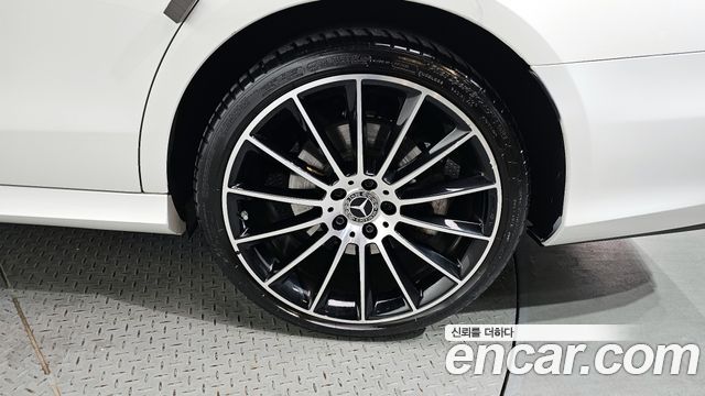 Mercedes-Benz E-Class E350 4MATIC AMG Line