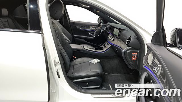 Mercedes-Benz E-Class E350 4MATIC AMG Line