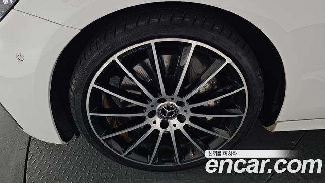 Mercedes-Benz E-Class E350 4MATIC AMG Line