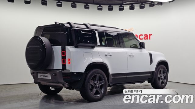Land Rover Defender 110 P300 X-Dynamic SE