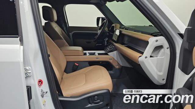 Land Rover Defender 110 P300 X-Dynamic SE