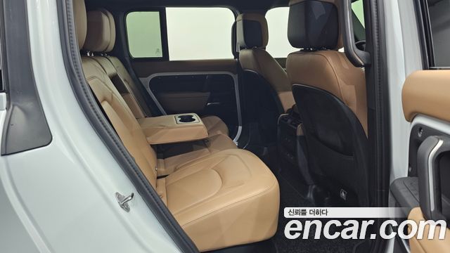 Land Rover Defender 110 P300 X-Dynamic SE