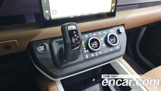 Land Rover Defender 110 P300 X-Dynamic SE