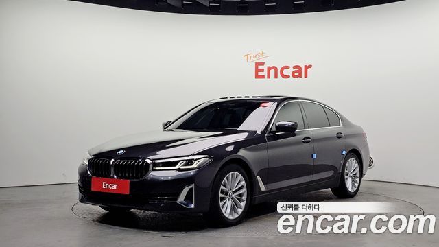 BMW 5-Series 530i xDrive Luxury