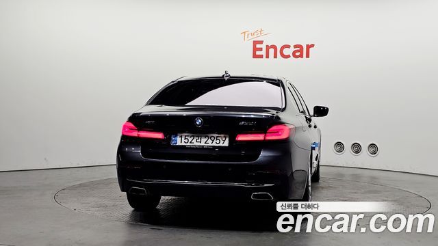 BMW 5-Series 530i xDrive Luxury