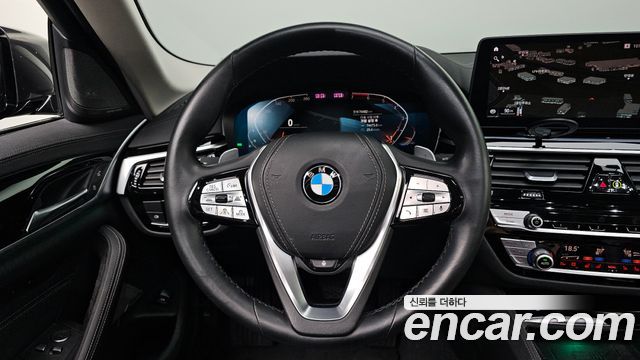 BMW 5-Series 530i xDrive Luxury