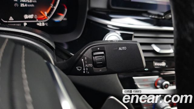 BMW 5-Series 530i xDrive Luxury