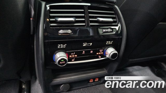 BMW 5-Series 530i xDrive Luxury