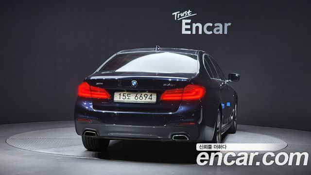 BMW 5-Series 530i M Sport Package Plus