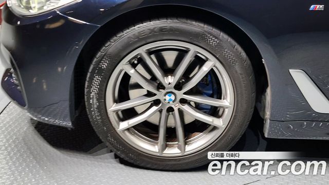 BMW 5-Series 530i M Sport Package Plus