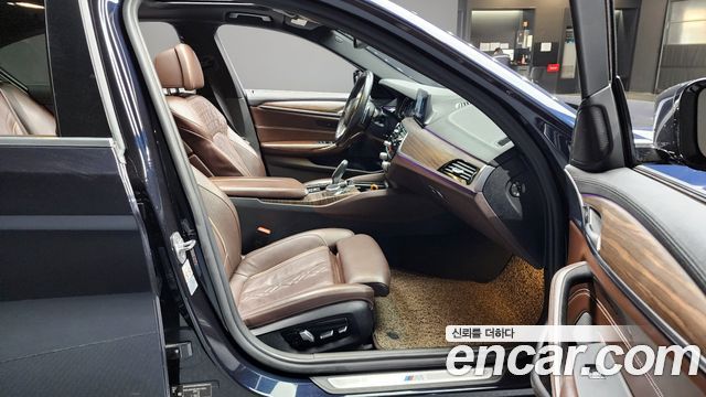 BMW 5-Series 530i M Sport Package Plus