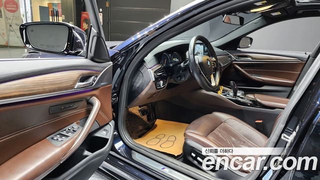 BMW 5-Series 530i M Sport Package Plus