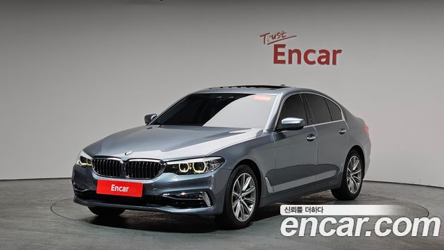 BMW 5-Series 520i Luxury