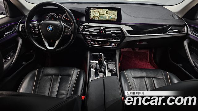BMW 5-Series 520i Luxury