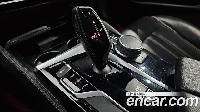 BMW 5-Series 520i Luxury