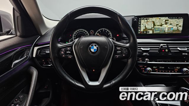 BMW 5-Series 520i Luxury