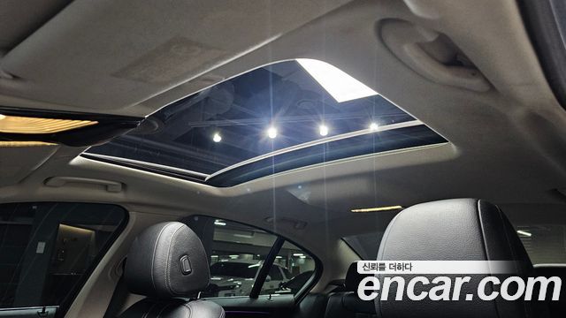 BMW 5-Series 520i Luxury