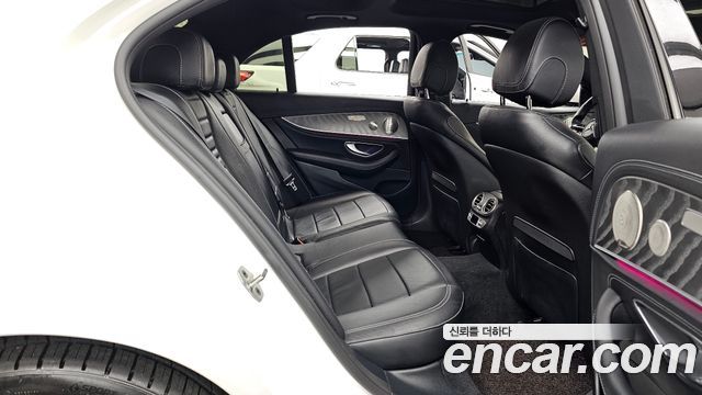 Mercedes-Benz E-Class E350 4MATIC AMG Line