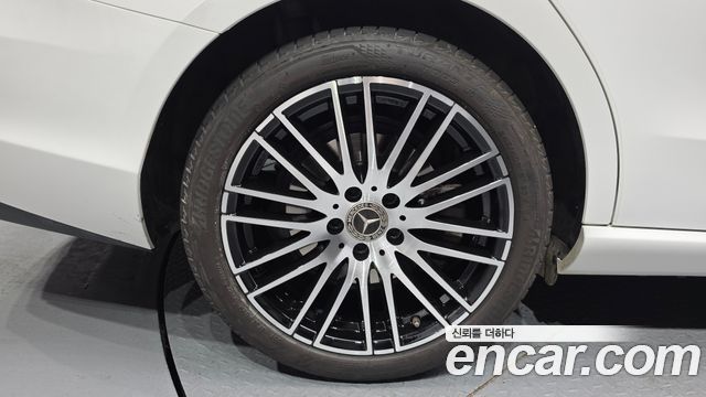 Mercedes-Benz C-Class C200 Avantgarde