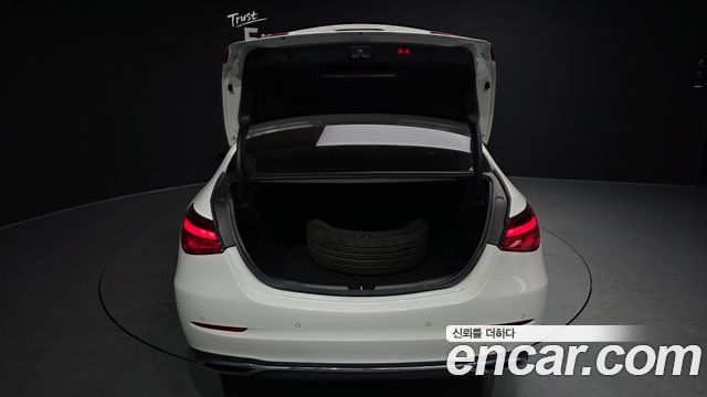 Mercedes-Benz C-Class C200 Avantgarde