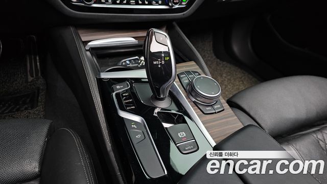 BMW 5-Series 530i M Sport Package