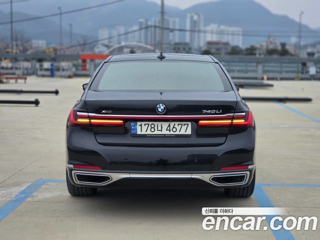 BMW 7-Series 740Li xDrive Design Pure Excellence
