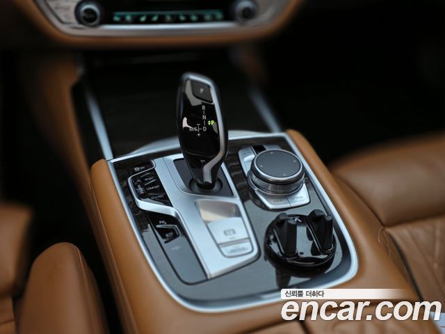 BMW 7-Series 740Li xDrive Design Pure Excellence