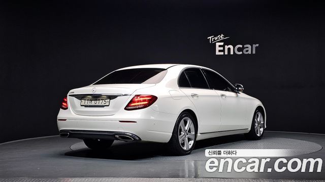 Mercedes-Benz E-Class E200 Avantgarde