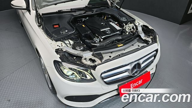 Mercedes-Benz E-Class E200 Avantgarde