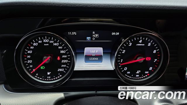 Mercedes-Benz E-Class E200 Avantgarde