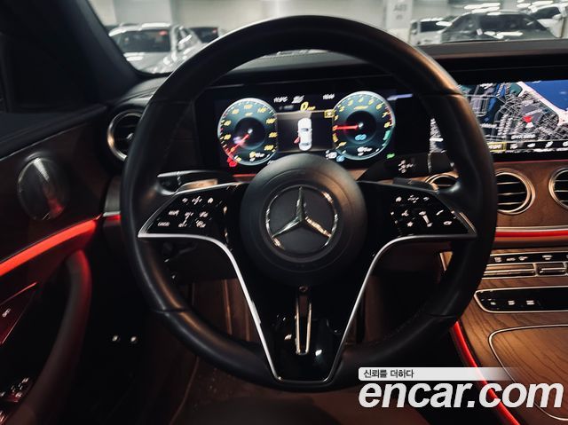 Mercedes-Benz E-Class E300e 4MATIC Exclusive
