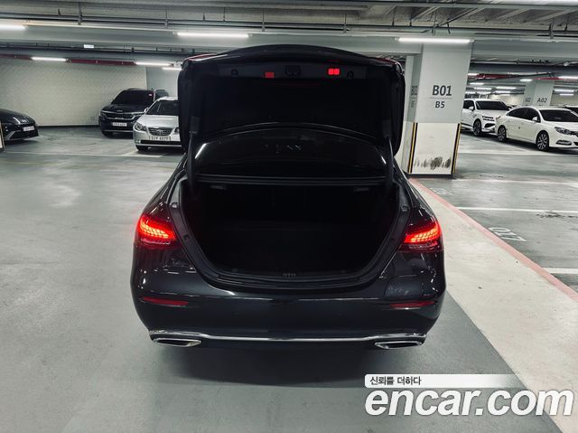 Mercedes-Benz E-Class E300e 4MATIC Exclusive