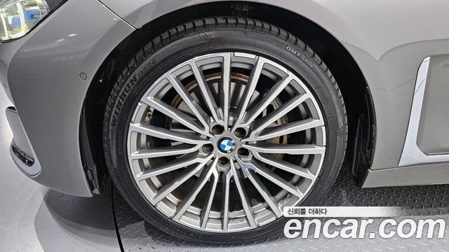 BMW 7-Series 740Li xDrive Design Pure Excellence